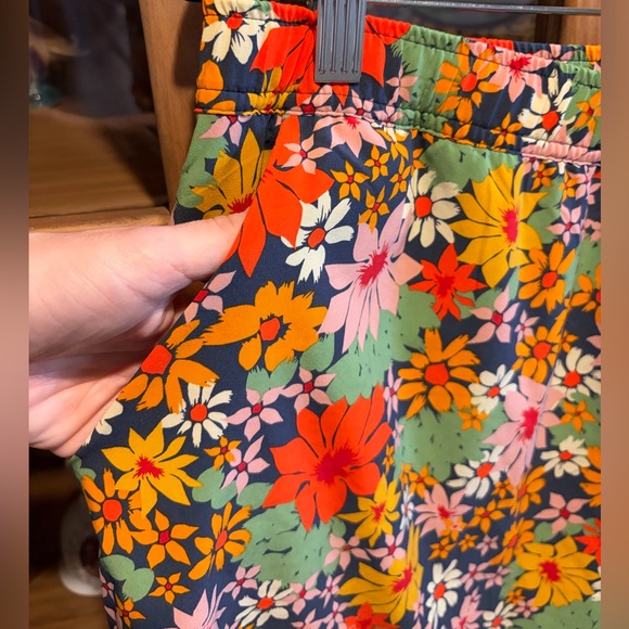 Toad & Co Skort Size Large Sunkissed Weekend Skort- True Navy Multi Floral NWT - Picture 3 of 7